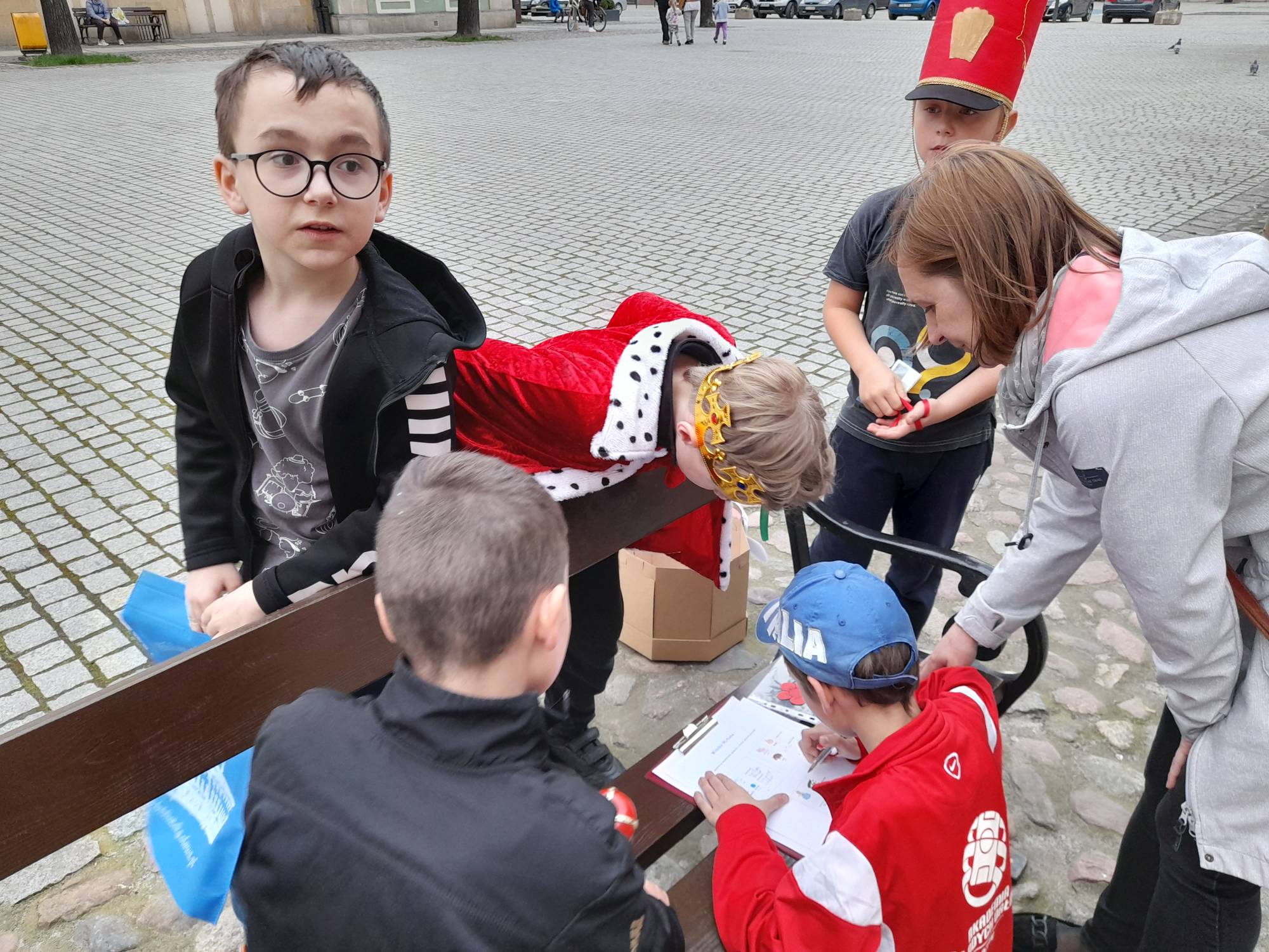 Wieczór pełen wyzwań z Hansem Christianem Andersenem - Oddział Dziecięcy biblioteki Koronka