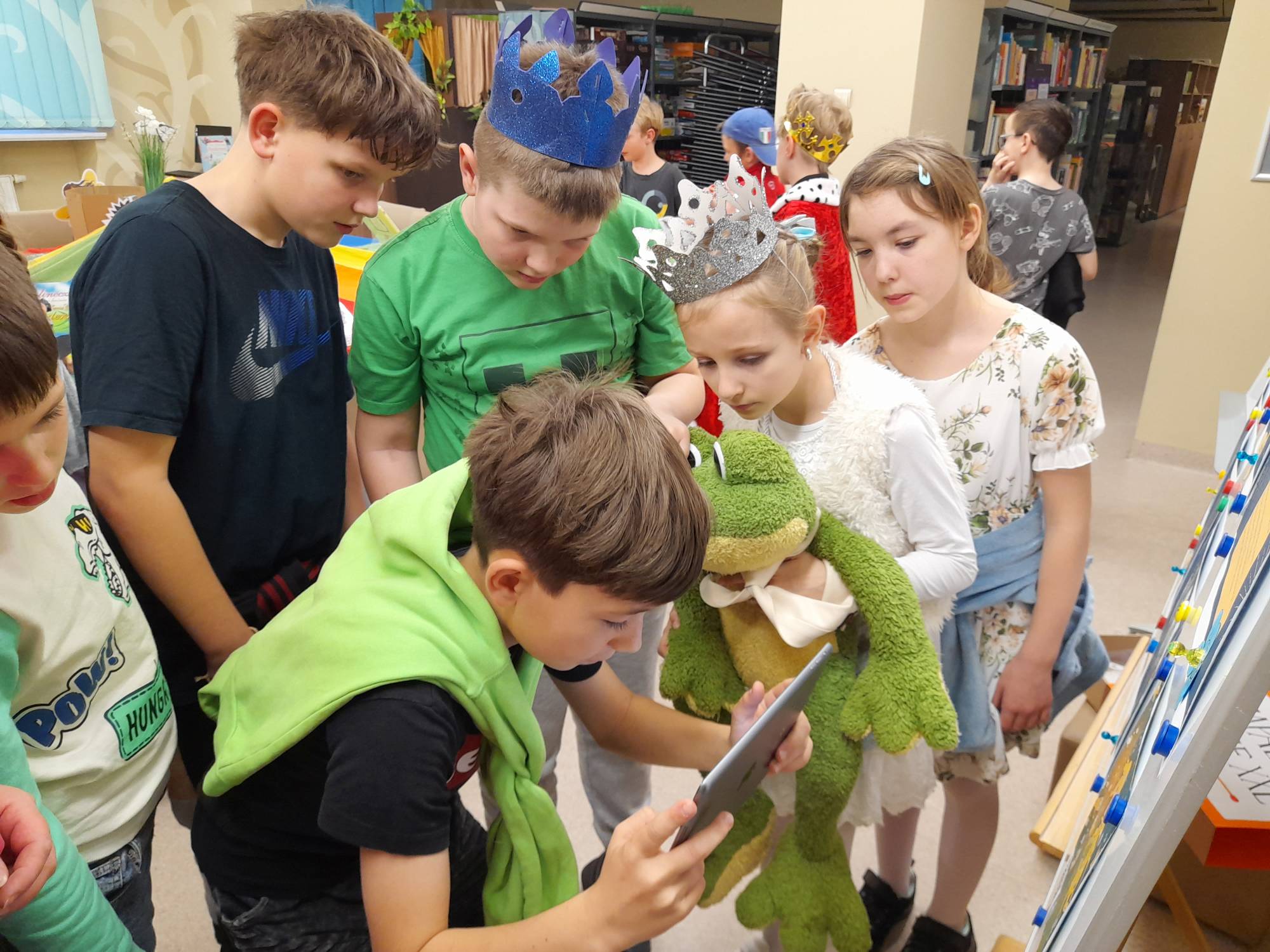 Wieczór pełen wyzwań z Hansem Christianem Andersenem - Oddział Dziecięcy biblioteki Koronka